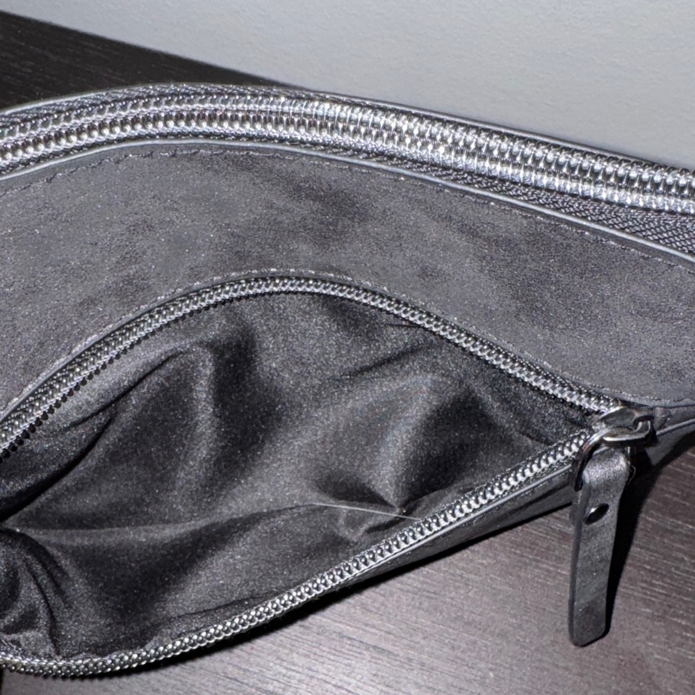 Maurices Black and Silver Wristlet Clutch - Picture 3 of 6